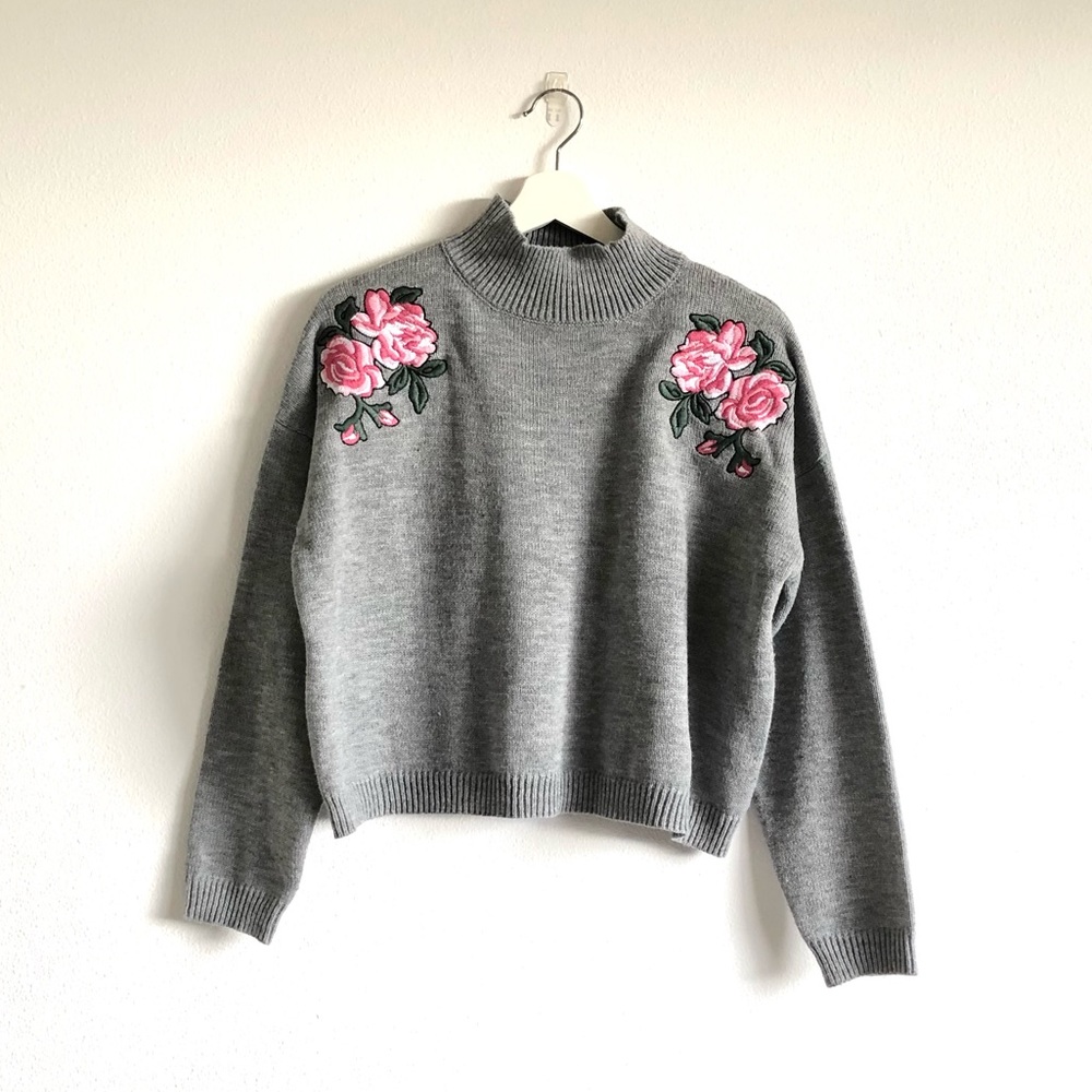 Moon & Madison Pink Rose Patch / Gray Knit Mock Turtleneck Size Large